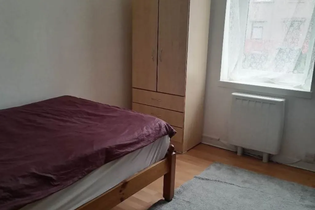 3 bedroom flat to rent
