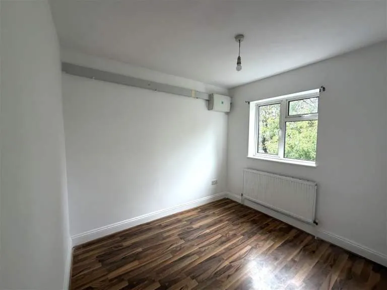 Spacious 3-Bedroom First-Floor Maisonette in UB1 2RU – £2,300 PCM | Garden & Parking