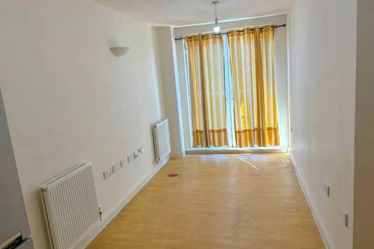 1 Bed Flat, High Street, HA3 - 3min to Station and 15min to London by Train