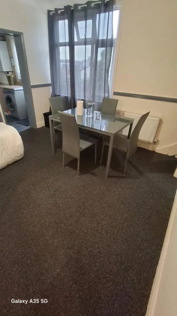 10 Gainsbrough road