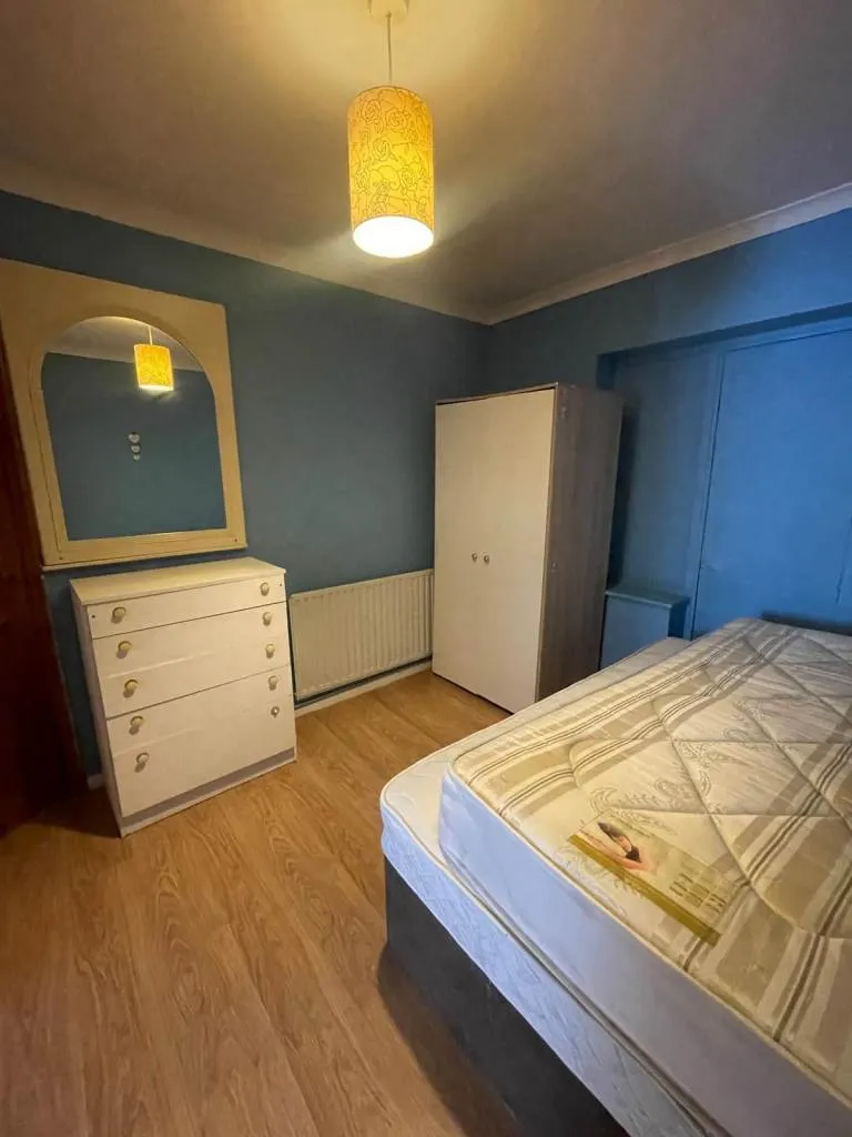 Discover the perfect blend of comfort and convenience in this 1-bedroom flat on Wanstead Park Road