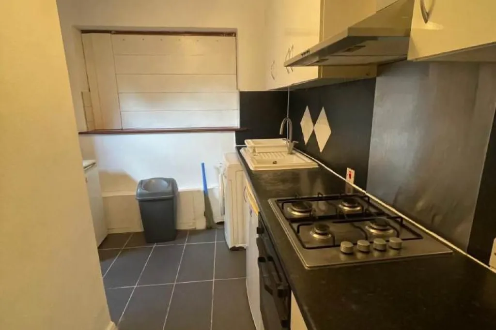 Discover the perfect blend of comfort and convenience in this 1-bedroom flat on Wanstead Park Road