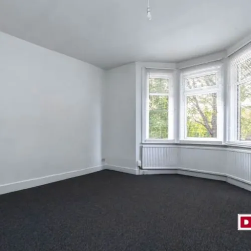 WOOD GREEN N22 : Superb 3 Bed Flat : AVAILABLE NOW !!