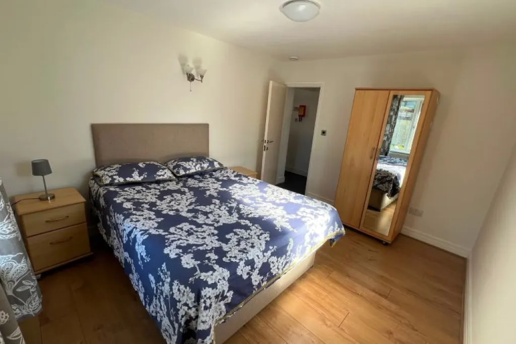 One bedroom flat with private entrance for rent
