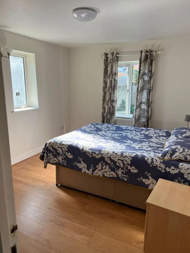 One bedroom flat with private entrance for rent