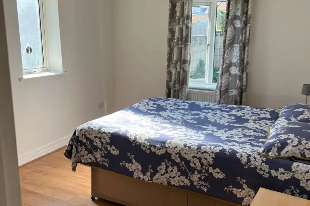 One bedroom flat with private entrance for rent