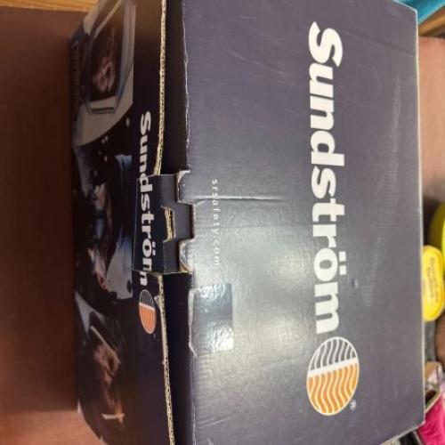 Sundstrom SR500 Battery-Powered Fan Unit with SR570 Face Shield