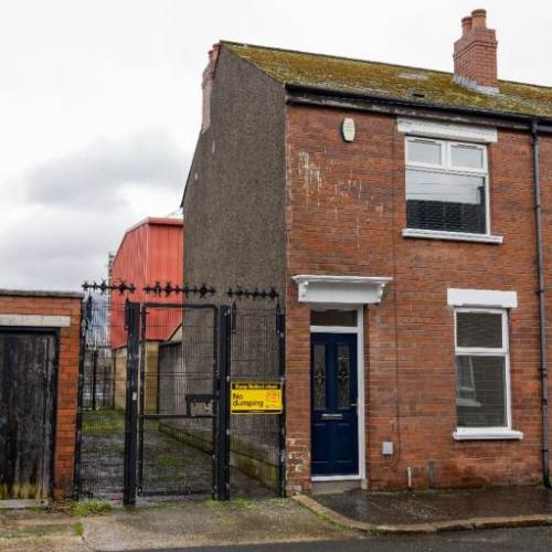 Excellent two-bedroom end-terrace; renovated, furnished and situated in convenient South Belfast