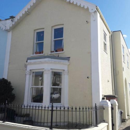 Super Large 2 Bedroom Flat in Southville