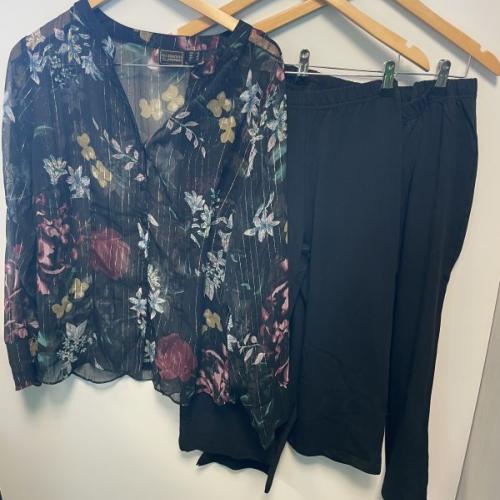 Blouse and leggings set