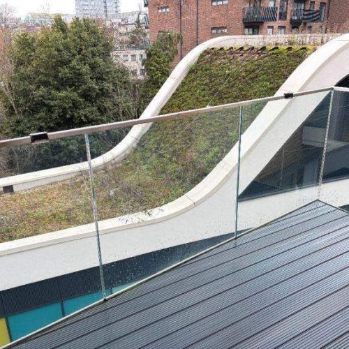 New Build Quality Development Concierge 4th Floor 2 Bed 2 Bath Balcony Flat VeryNearRailTubeBusShops