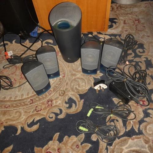 Logitech 4x Speakers and 1x Subwoofer [Soundman SR30]