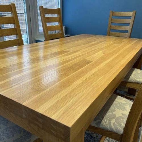 Chunky Oak Dining Table & 6 matching chairs