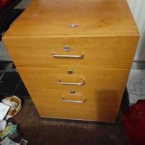 Solid Wood Chest of Drawers with Key