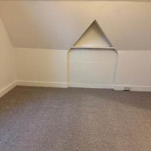 Studio flat to let in Croydon CR06AN