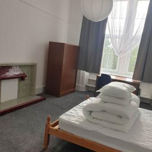 Students! CHEAPEST 5 bedroom flat in the West End - NO DEPOSIT