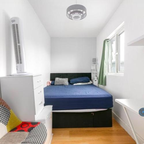 1 bedroom in Montague Road, Hounslow, TW3 (#2571677)