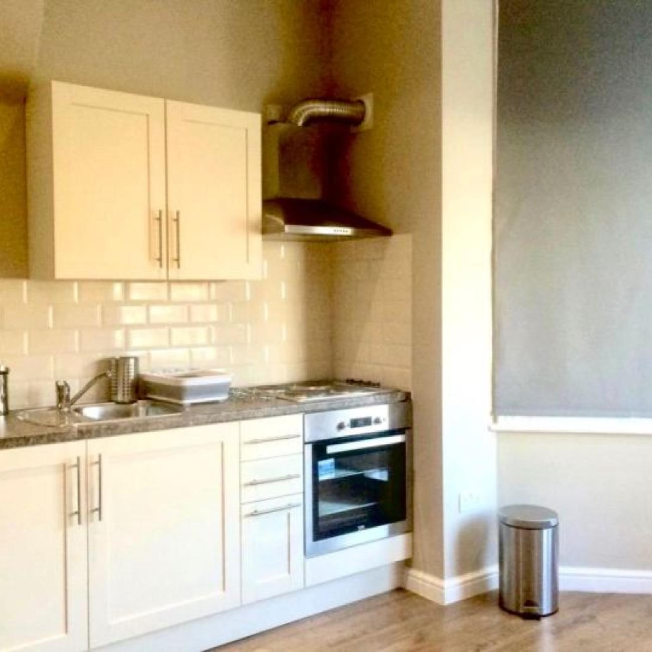 Rent LARGE STUDIO 2 mins walk to Palmers Green Station