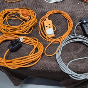 Selection of extension cables of various lengths