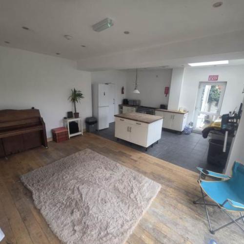 Beautiful 5 Bedroom Shared House - DSS ACCEPTED