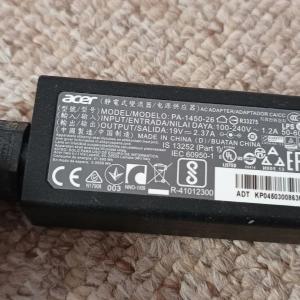 acer aspire es 11 notebook / laptop with windows 10 4GB 32GB and free postage