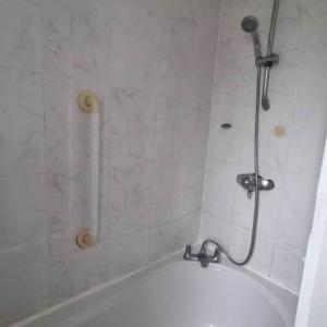 3-bed end terrace house