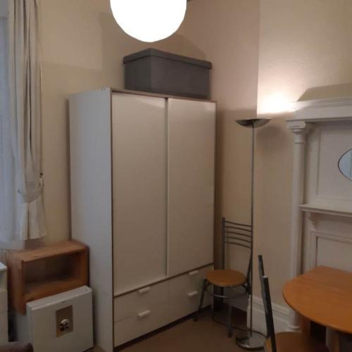 Spacious Studio Flat in Roath Cardiff