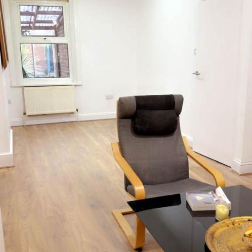 (AVAILABLE NOW) Four (4) BEDROOM House in Heart Of Walthamstow, E17 7JB..£3299pcm.. Refurbished!