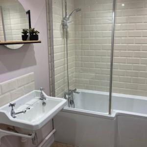 Beautiful Abergavenny Apartment available for working professional (Monday to Friday rental)