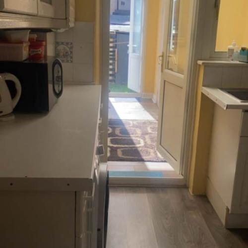 SIMPLE BIG DOUBLE Room (AVAILABLE NOW) in REDBRIDGE, IG1 3SS for £695pcm.. ALL BILLS INCLUDED