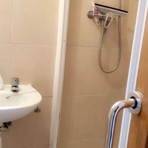 SIMPLE BIG DOUBLE Room (AVAILABLE NOW) in REDBRIDGE, IG1 3SS for £695pcm.. ALL BILLS INCLUDED