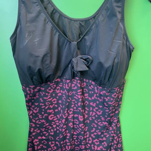 Black and pink tankini