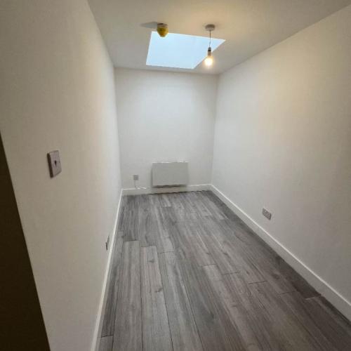 NEWLY REFURBISHED 3 BEDROOM GROUND FLOOR FLAT NEAR GRAYS TOWN CENTRE DSS ACCEPTED WITH GUARANTOR