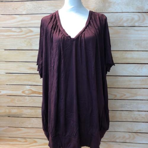 Short sleeve burgundy top