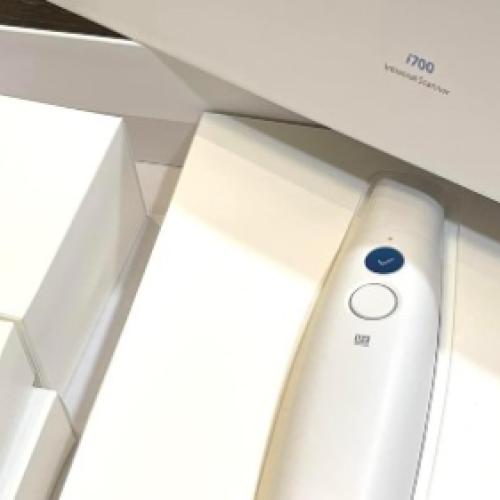 Medit i700 Wireless 3D Intraoral Dental Scanner