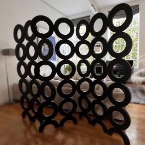 Kelly Hoppen Black Circular Screen