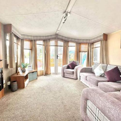 Stunning caravan, 12 month holiday park - Family run in Malvern