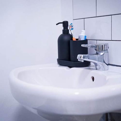 Modern 6 bed house in Sheffield (with parking)