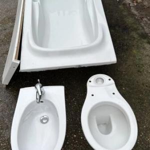 White bath 1800x800mm with mixer tap, silver plug, side panel & feet