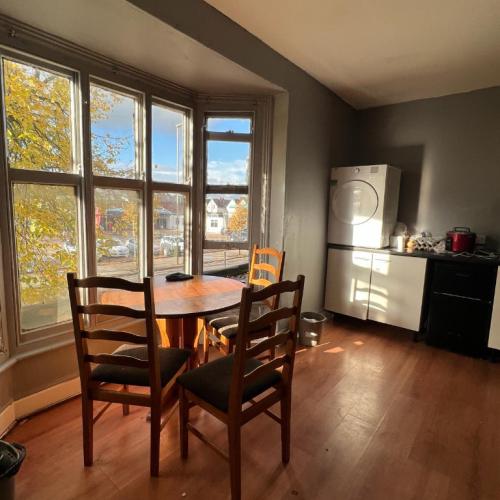 Room in Leicester LE4 7AN