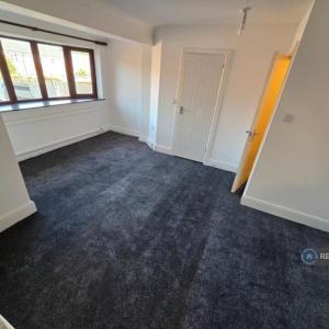 1 bedroom flat in Smisby Road, Ashby-De-La-Zouch, LE65 (1 bed) (#2769755)