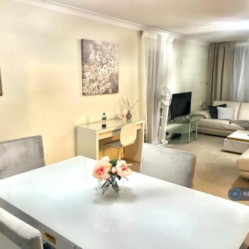 2 bedroom flat in St. Edmunds Terrace, London, NW8 (2 bed) (#2731806)