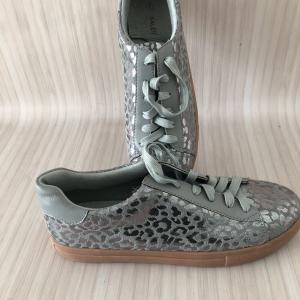 Kaleidoscope Metallic Animal Trainers
