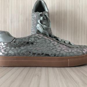 Kaleidoscope Metallic Animal Trainers