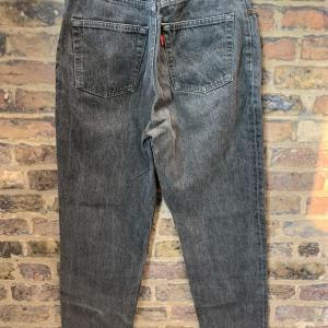 Vintage Levis 901 Regular Fit Button Fly High Waisted Washed Black MOM Jeans W30 L30