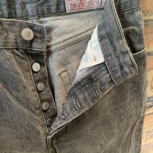 Vintage Levis 901 Regular Fit Button Fly High Waisted Washed Black MOM Jeans W30 L30