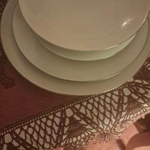 Thomas China White with fine silver line