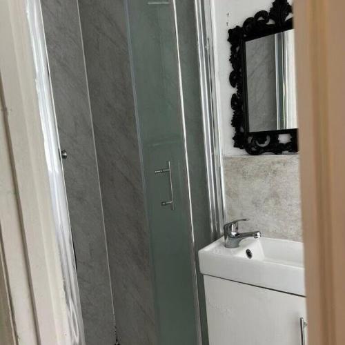 Studio Room in London, Hounslow, TW4 5NJ