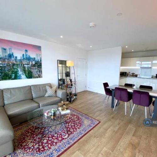 2 bedroom flat in Madeira Street, London E14, E14 (2 bed) (#2732785)