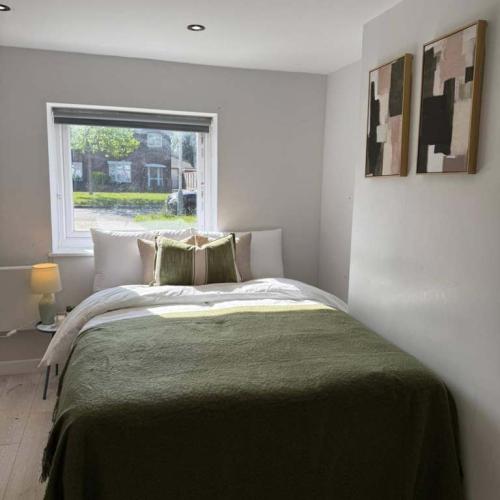 HMO Studio Flat – Hillingdon Area - UB7 9DS – DSS Welcome (35+)